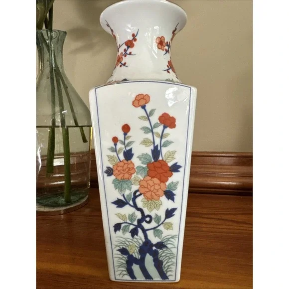 Andrea Sadek Japanese Hand Painted Porcelain Vase #8799 Grandmillennial Style - Picture 3 of 6